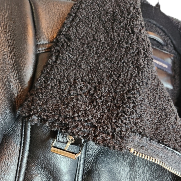 FRENCH CONNECTION BLACK FAUX LEATHER JACKET EUC wide fuzzy collar - Picture 4 of 7